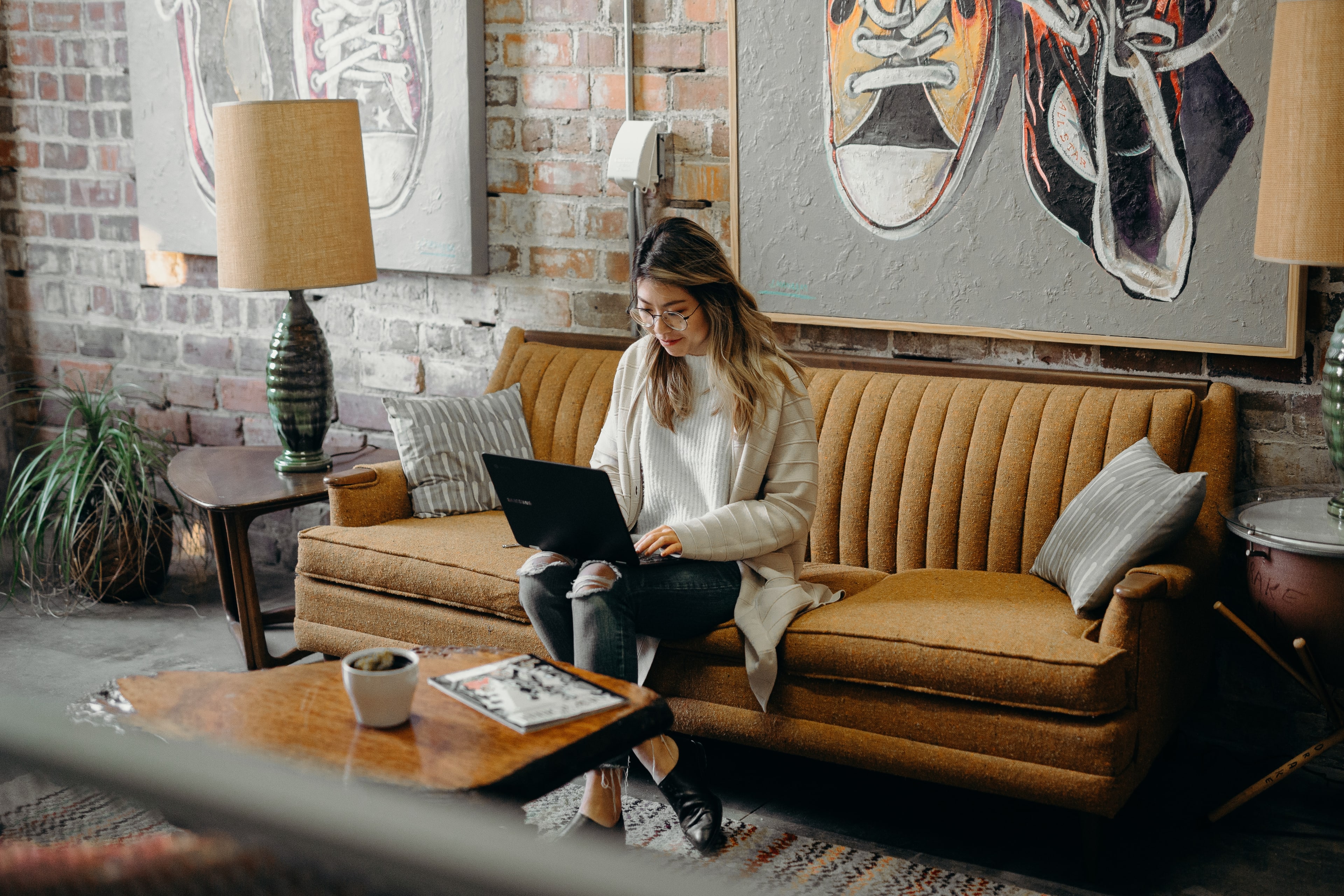 The Power of Sharing Photos: A Visual Storytelling Guide - Featured image